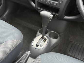 TOYOTA YARIS 1.3 VVT-i T Spirit Hatchback 5dr Petrol Automatic (150 g/km, 85 