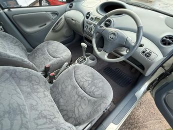 TOYOTA YARIS 1.3 VVT-i 16v CDX Hatchback 5dr Petrol Automatic (160 g/km, 85 b