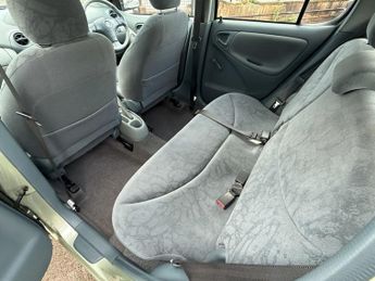 TOYOTA YARIS 1.3 VVT-i 16v CDX Hatchback 5dr Petrol Automatic (160 g/km, 85 b