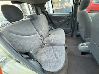 TOYOTA YARIS 1.3 VVT-i 16v CDX Hatchback 5dr Petrol Automatic (160 g/km, 85 b