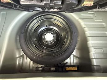 TOYOTA YARIS 1.3 VVT-i 16v CDX Hatchback 5dr Petrol Automatic (160 g/km, 85 b