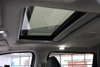 NISSAN NAVARA 2.3 dCi Off-Roader AT32 Pickup Double Cab 4dr Diesel Auto 4WD Eu