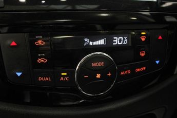 NISSAN NAVARA 2.3 dCi Off-Roader AT32 Pickup Double Cab 4dr Diesel Auto 4WD Eu