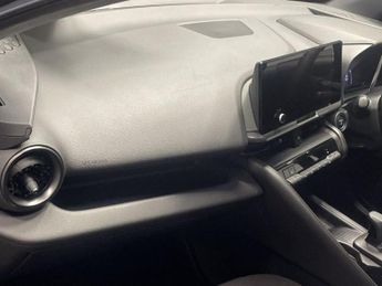 TOYOTA C-HR 1.8 VVT-h Icon SUV 5dr Petrol Hybrid CVT Euro 6 (s/s) (140 ps)