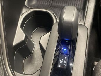 TOYOTA C-HR 1.8 VVT-h Icon SUV 5dr Petrol Hybrid CVT Euro 6 (s/s) (140 ps)