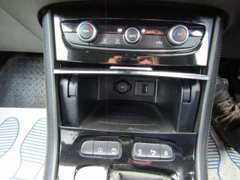 VAUXHALL GRANDLAND X 1.2 Turbo SRi Nav SUV 5dr Petrol Automatic Euro 6 (s/s) (130 ps)