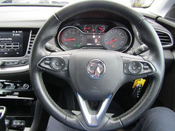 VAUXHALL GRANDLAND X 1.2 Turbo SRi Nav SUV 5dr Petrol Automatic Euro 6 (s/s) (130 ps)