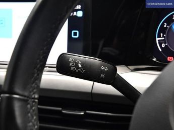 VOLKSWAGEN GOLF 1.5 eTSI MHEV Life Hatchback 5dr Petrol Hybrid DSG Euro 6 (s/s) 