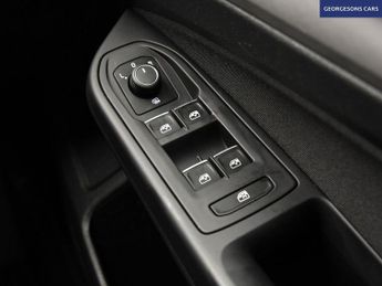 VOLKSWAGEN GOLF 1.5 eTSI MHEV Life Hatchback 5dr Petrol Hybrid DSG Euro 6 (s/s) 