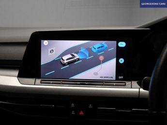 VOLKSWAGEN GOLF 1.5 eTSI MHEV Life Hatchback 5dr Petrol Hybrid DSG Euro 6 (s/s) 