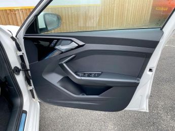 AUDI A1 1.5 TFSI 35 S line Sportback 5dr Petrol S Tronic Euro 6 (s/s) (1