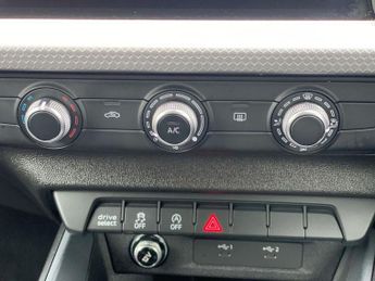 AUDI A1 1.5 TFSI 35 S line Sportback 5dr Petrol S Tronic Euro 6 (s/s) (1