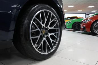 PORSCHE MACAN 3.0T V6 S SUV 5dr Petrol PDK 4WD Euro 6 (s/s) (354 ps)