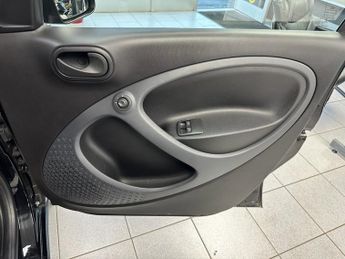 SMART FORFOUR 1.0 Pure Hatchback 5dr Petrol Manual Euro 6 (s/s) (71 ps)