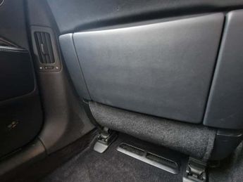 LEXUS LS 4.6 460 V8 Luxury Saloon 4dr Petrol Auto Euro 5 (388 ps)