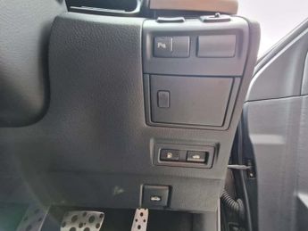 LEXUS LS 4.6 460 V8 Luxury Saloon 4dr Petrol Auto Euro 5 (388 ps)