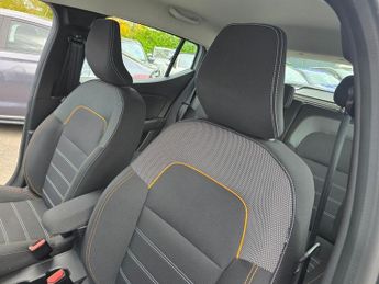 DACIA SANDERO STEPWAY 1.0 TCe Prestige Hatchback, 1 owner, Full Service History, Euro 