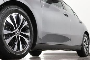 MERCEDES-BENZ A-CLASS 1.3 A180 SE Hatchback 5dr Petrol 7G-DCT Euro 6 (s/s) (136 ps)