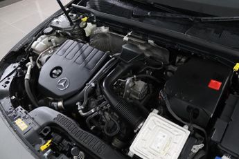 MERCEDES-BENZ A-CLASS 1.3 A180 SE Hatchback 5dr Petrol 7G-DCT Euro 6 (s/s) (136 ps)