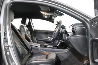 MERCEDES-BENZ A-CLASS 1.3 A180 SE Hatchback 5dr Petrol 7G-DCT Euro 6 (s/s) (136 ps)