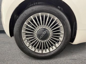 FIAT 500E 42kWh Icon Hatchback 3dr Electric Auto (118 ps)