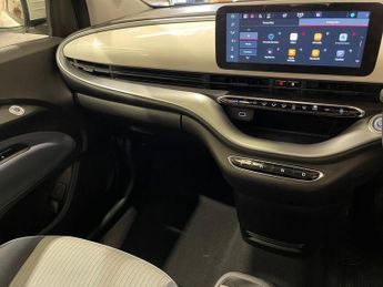 FIAT 500E 42kWh Icon Hatchback 3dr Electric Auto (118 ps)