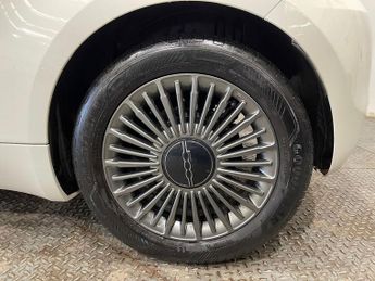 FIAT 500E 42kWh Icon Hatchback 3dr Electric Auto (118 ps)