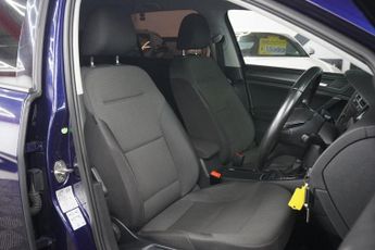 VOLKSWAGEN GOLF 1.6 TDI SE Nav Hatchback 5dr Diesel DSG Euro 6 (s/s) (115 ps)