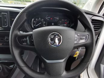 VAUXHALL VIVARO 1.5 Turbo D 2700 Sportive Panel Van 5dr Diesel Manual L1 H1 Euro
