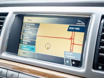 JAGUAR XF 3.0d S V6 Portfolio Saloon 4dr Diesel Auto Euro 5 (275 ps)