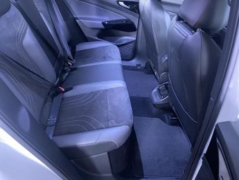 VOLKSWAGEN ID.4 Pure 52kWh Life SUV 5dr Electric Auto (148 ps)