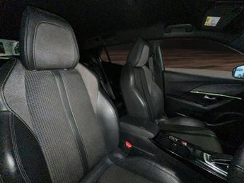 PEUGEOT E-2008 50kWh GT SUV 5dr Electric Auto (136 ps)