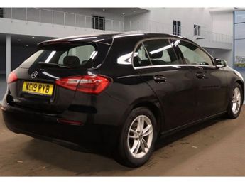 MERCEDES-BENZ A-CLASS 1.5 A180d SE Hatchback 5dr Diesel 7G-DCT Euro 6 (s/s) (116 ps)