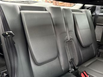 LAND ROVER DISCOVERY SPORT 2.0 TD4 HSE Black SUV 5dr Diesel Auto 4WD Euro 6 (s/s) (180 ps)