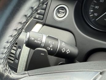 LAND ROVER DISCOVERY SPORT 2.0 TD4 HSE Black SUV 5dr Diesel Auto 4WD Euro 6 (s/s) (180 ps)