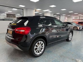 MERCEDES-BENZ GLA 1.6 GLA200 SE (Executive) SUV 5dr Petrol 7G-DCT Euro 6 (s/s) (15