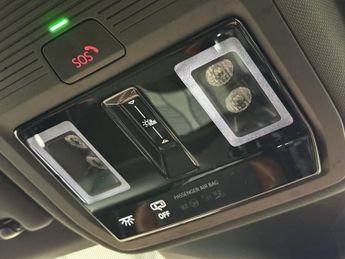 VOLKSWAGEN ID.4 Pro Performance 77kWh Family SUV 5dr Electric Auto (204 ps)