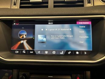 LAND ROVER RANGE ROVER EVOQUE 2.0 TD4 HSE Dynamic SUV 5 Door Diesel Automatic Red 4WD Euro 6 