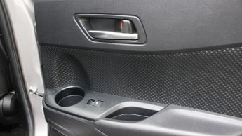 TOYOTA C-HR 1.8 VVT-h Design SUV 5dr Petrol Hybrid CVT Euro 6 (s/s) (122 ps)