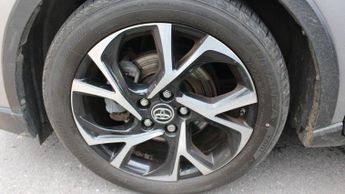 TOYOTA C-HR 1.8 VVT-h Design SUV 5dr Petrol Hybrid CVT Euro 6 (s/s) (122 ps)