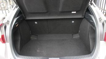 TOYOTA C-HR 1.8 VVT-h Design SUV 5dr Petrol Hybrid CVT Euro 6 (s/s) (122 ps)