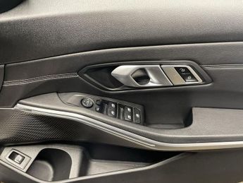 BMW 3 SERIES 2.0 320i M Sport Touring 5dr Petrol Auto Euro 6 (s/s) (184 ps)