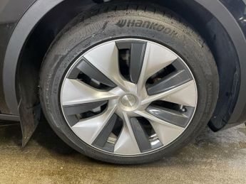 TESLA MODEL Y (Dual Motor) Long Range SUV 5dr Electric Auto 4WDE (384 bhp)