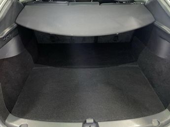 TESLA MODEL Y (Dual Motor) Long Range SUV 5dr Electric Auto 4WDE (384 bhp)