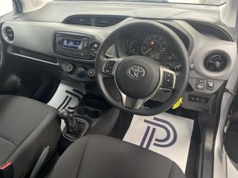 TOYOTA YARIS 1.0 VVT-i Active Hatchback 5dr Petrol Manual Euro 6 (72 ps) - AA
