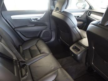 VOLVO V90 2.0 T4 GPF Momentum Estate 5dr Petrol Auto Euro 6 (s/s) (190 ps)