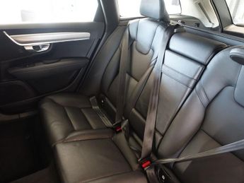 VOLVO V90 2.0 T4 GPF Momentum Estate 5dr Petrol Auto Euro 6 (s/s) (190 ps)
