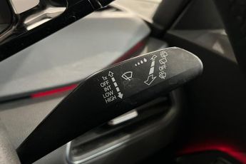 VOLKSWAGEN ID.3 Pro Performance 58kWh Life Hatchback 5dr Electric Auto (204 ps) 