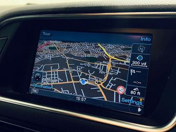 AUDI Q5 2.0 TDI S line Plus SUV 5dr Diesel S Tronic quattro Euro 5 (s/s)