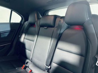 MERCEDES-BENZ A-CLASS 2.1 A200d AMG Line (Premium Plus) Hatchback 5dr Diesel 7G-DCT Eu